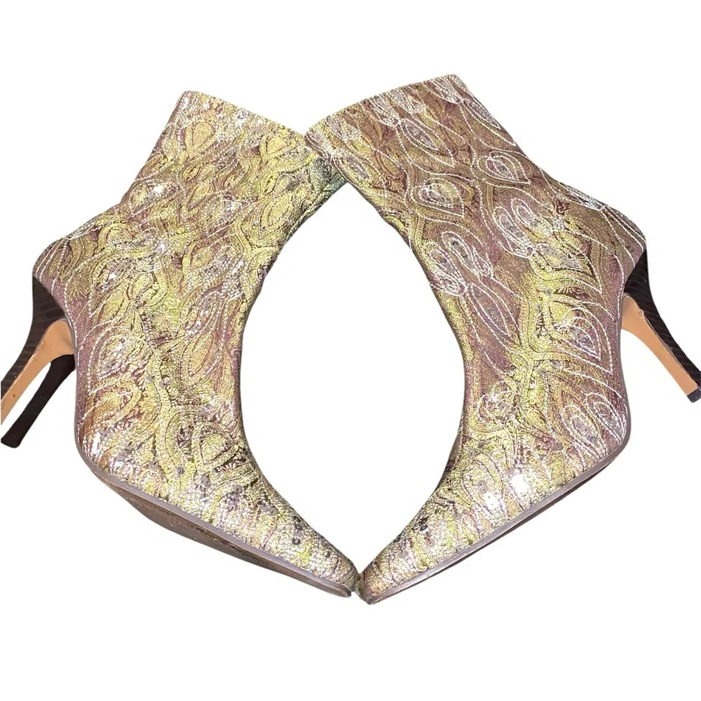 🔥SALE🔥💚ANNE MICHELLE💚PAISLEY METALLIC BAROQUE-STYLE, SEQUIN BOOTIES💚 - Picture 5 of 7